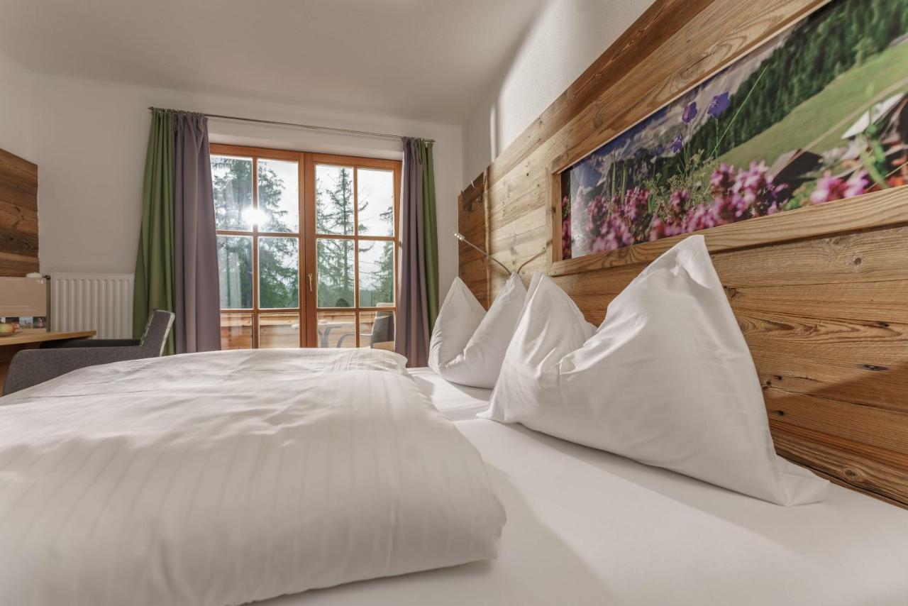 Hotel Laerchenhof Ramsau am Dachstein Exterior photo